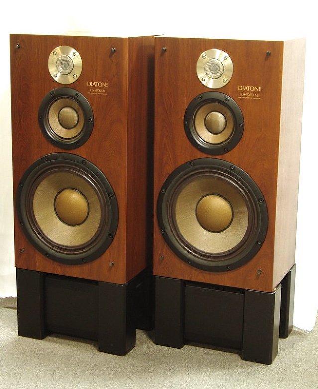 DIATONE DS-900EXの評価とは・中古価格と日本製スピーカーとしての音質