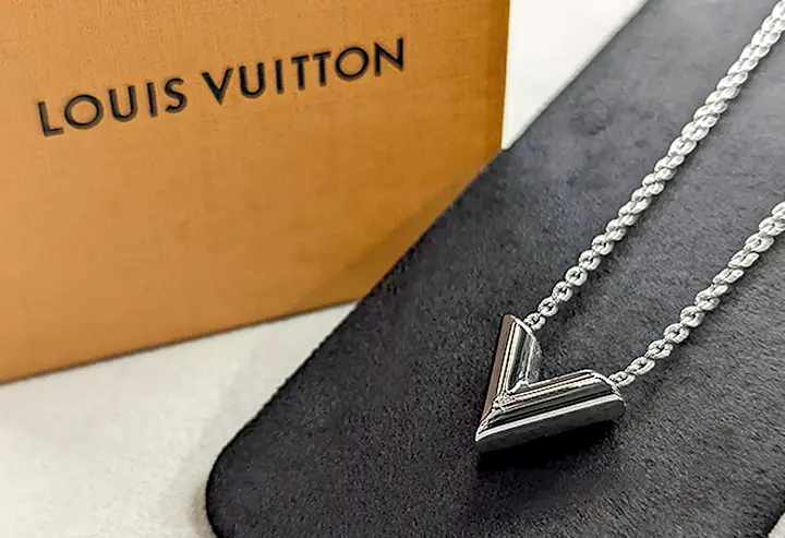 ルイヴィトン エセンシャル V ネックレス M63197 (中古A品) 入荷いたし