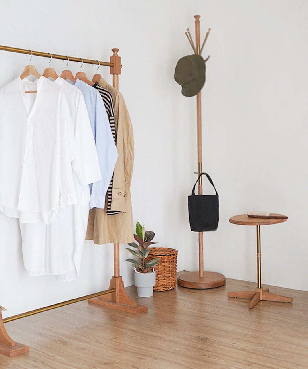 ecruxe（エクリュクス）LIEN COAT HANGER RACK OAK – TIMELESS COMFORT