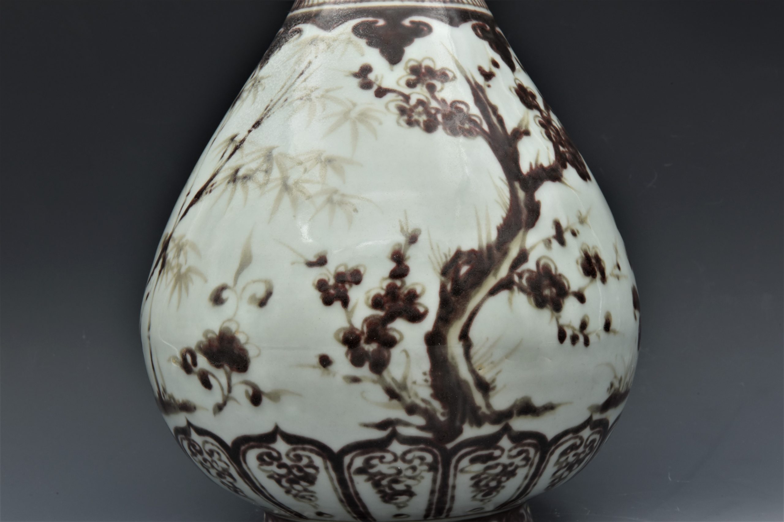 00219 釉里红玉壶春瓶– 天下珍藏