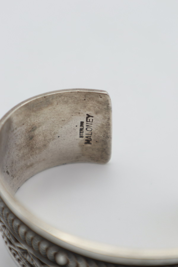 TIGHT / Leonard Maloney / レオナルド マロニー Stamp Work Bangle