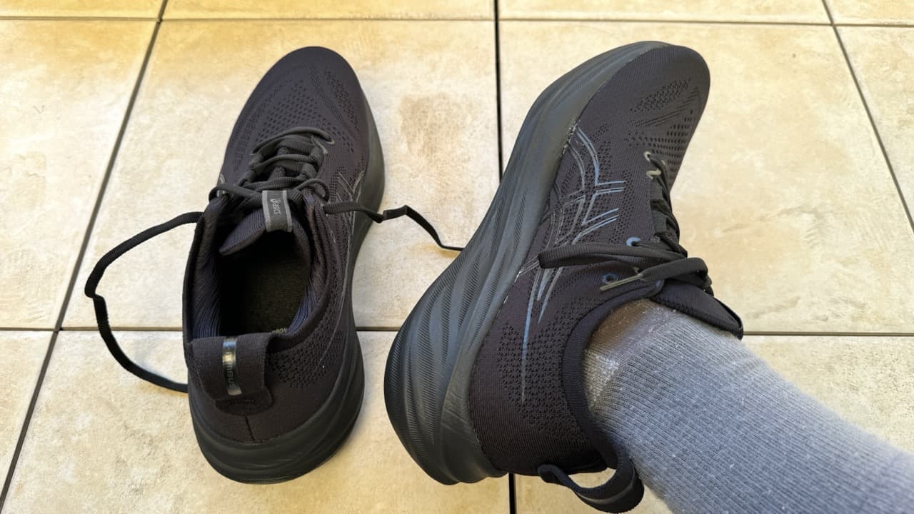 レビュー】Asics ゲルニンバス26：まるで雲に包まれるような履き心地