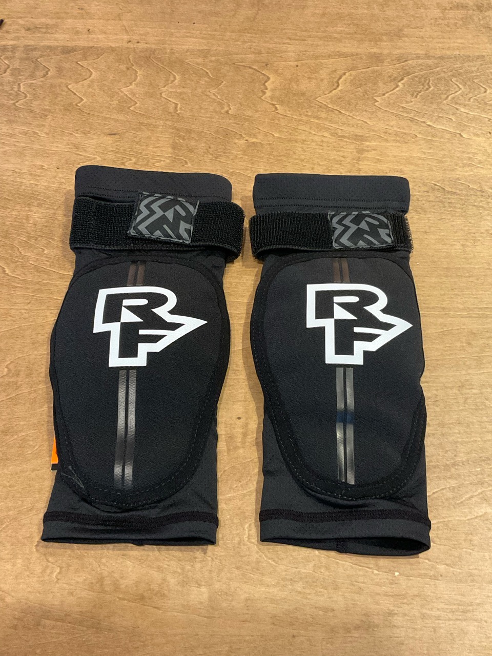 RACE FACE プロテクター大量入荷しましたー＾＾ | TOM'SCRAFT