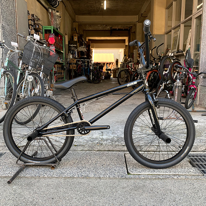フリースタイル入門に！おすすめBMX モーテルワークス AUX-E完成車