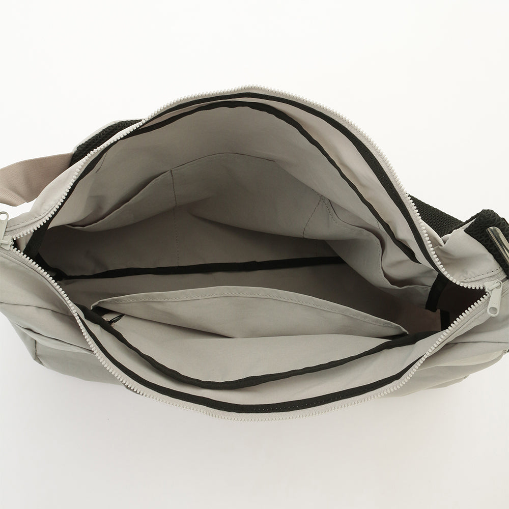 BIG STRAP SHOULDER BAG – TO&FRO 軽さをもってでかけよう。