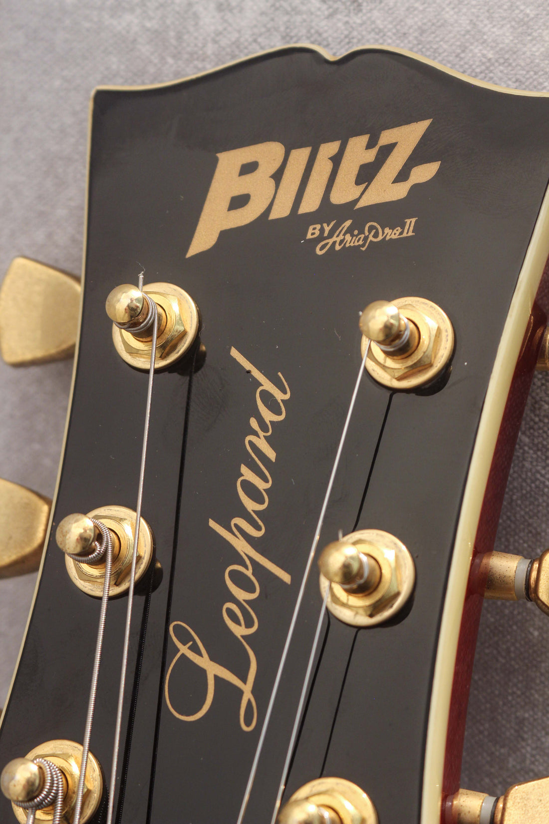 Blitz by Aria Pro II 'Leopard' BLP-450 Honeyburst 2016 – Topshelf