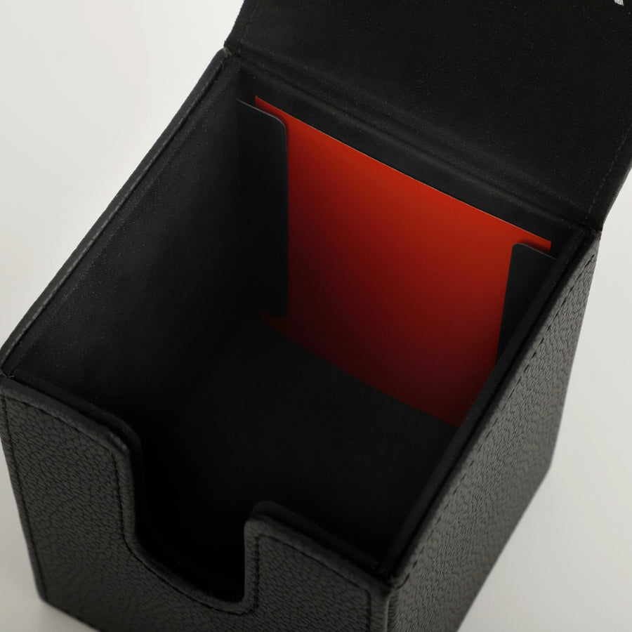 SASH CASE -カードを収納しながら「魅せる」デッキケース- – TOYGER