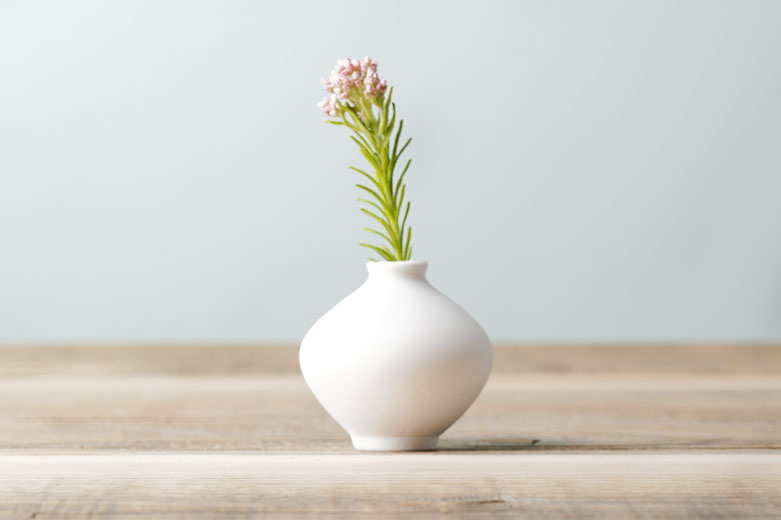 楽天市場】涙壺 なみだつぼ 白磁 有田焼 花瓶 一輪挿し 花器 おしゃれ