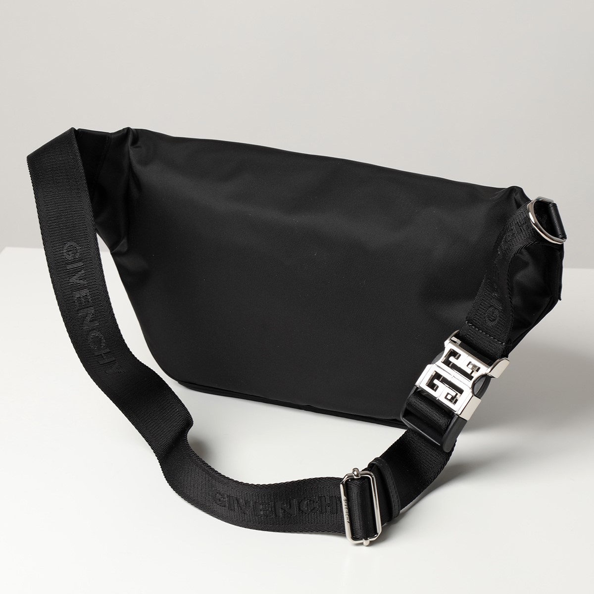 楽天市場】GIVENCHY ジバンシィ ボディバッグ ESSENTIAL U BUMBAG