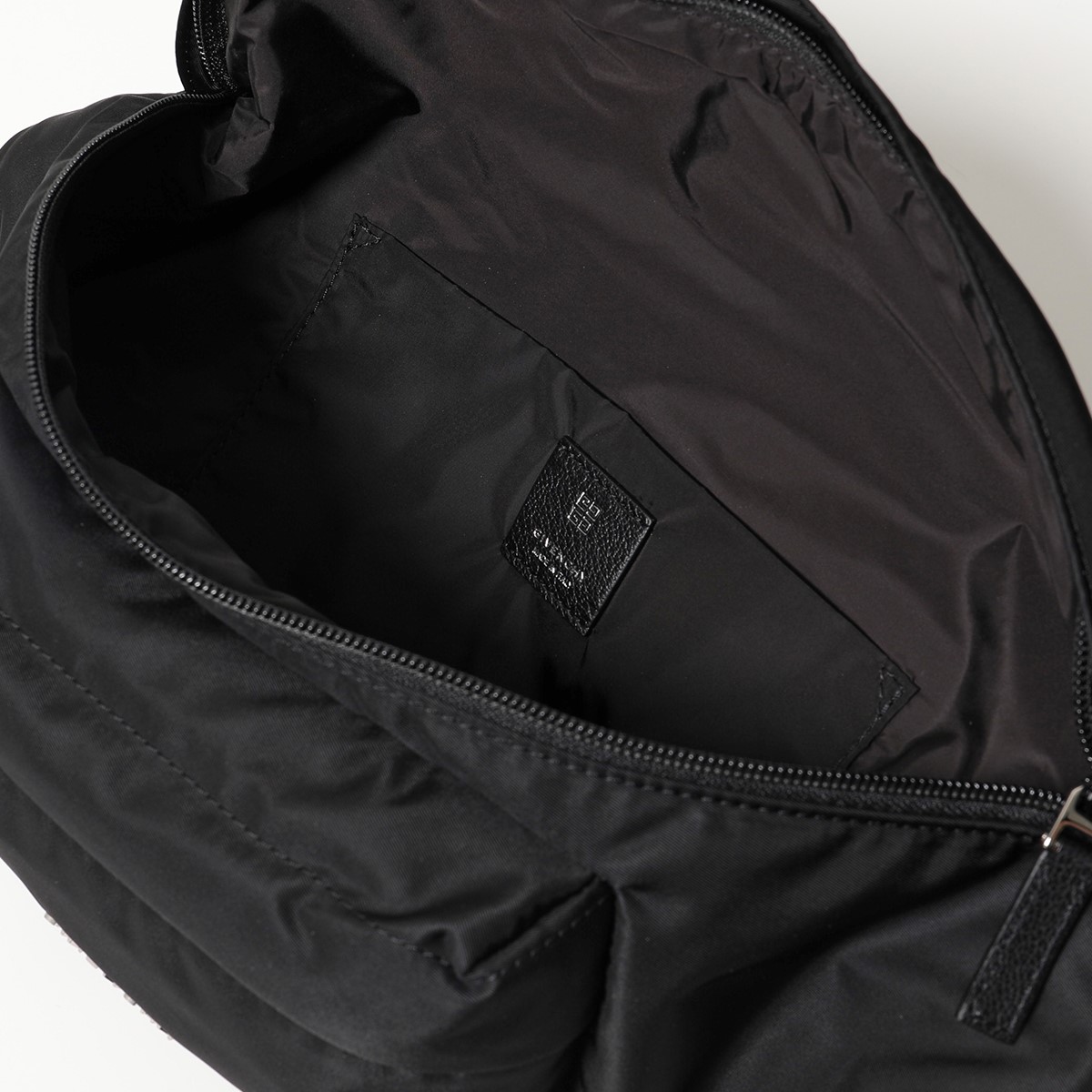 楽天市場】GIVENCHY ジバンシィ ボディバッグ ESSENTIAL U BUMBAG