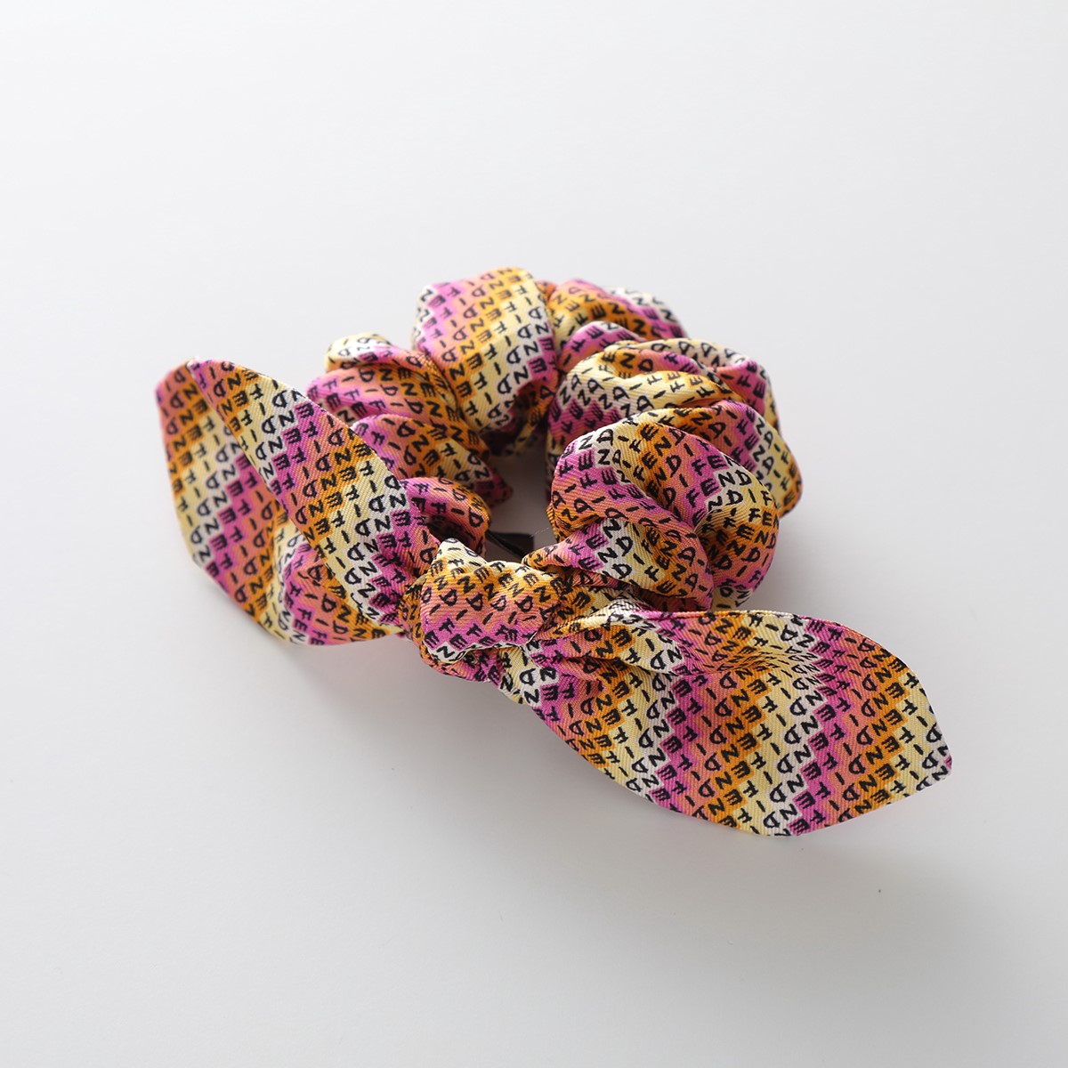 楽天市場】FENDI フェンディ シュシュ FXT268 AJWD レディース 【2点