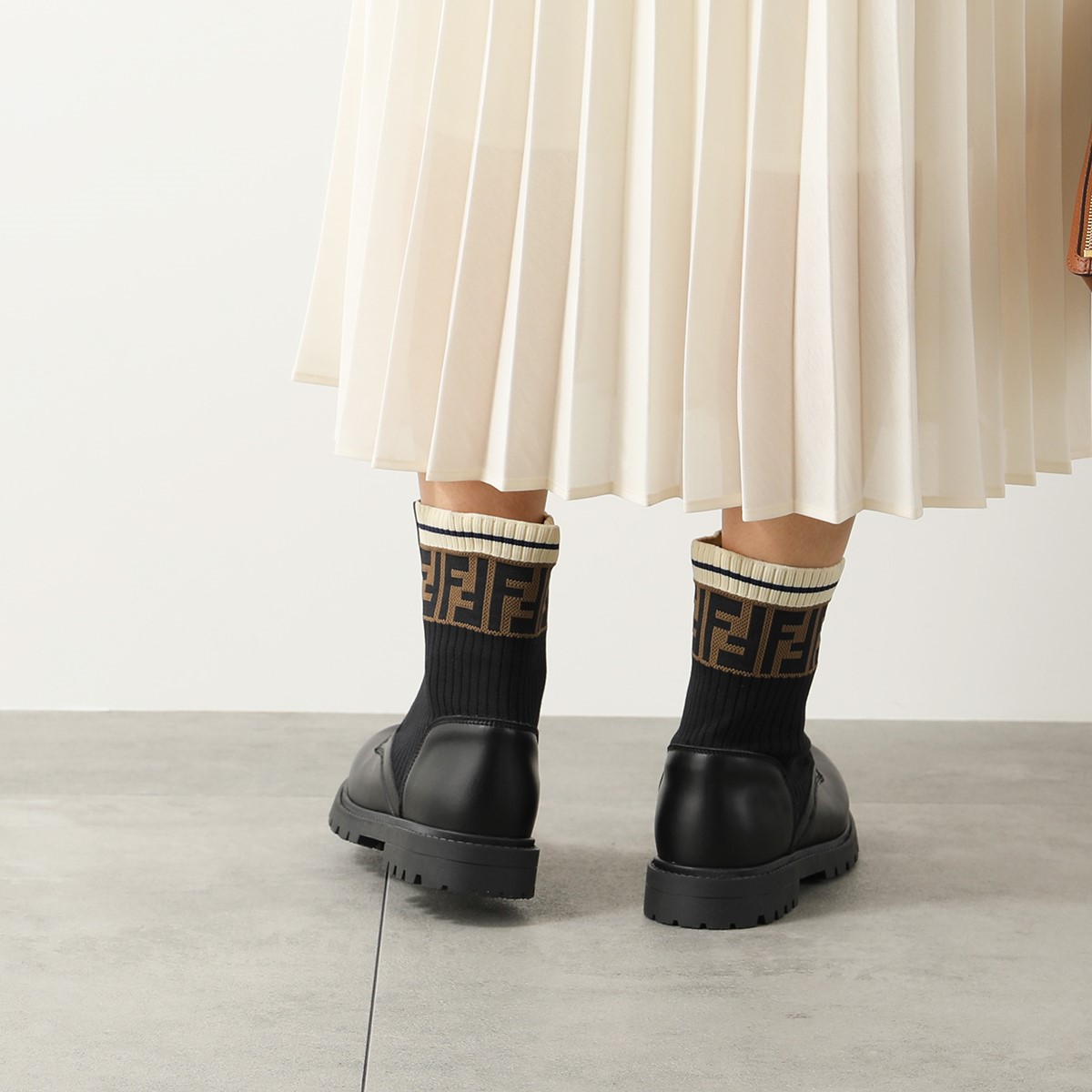 楽天市場】FENDI KIDS フェンディ キッズ ショートブーツ TRONCHETTO