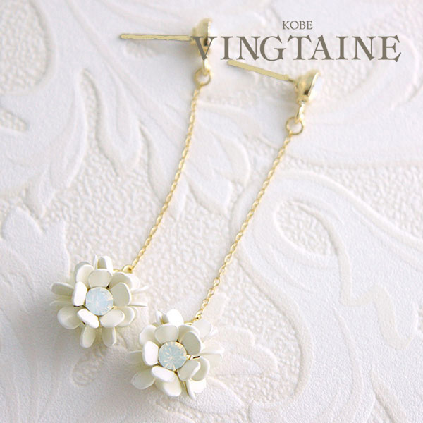 楽天市場】ホワイトフラワーボールピアス イヤリング 上品 ロング 揺れ