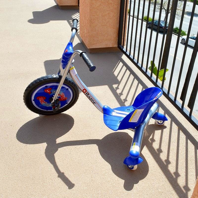 楽天市場】レーザー リップライダーキャスタートライク 三輪車 Razor