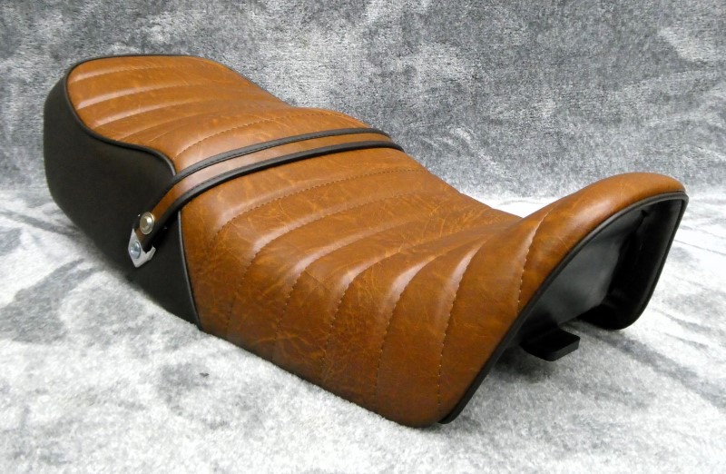 楽天市場】gsx250e ゴキ 三段シートの通販