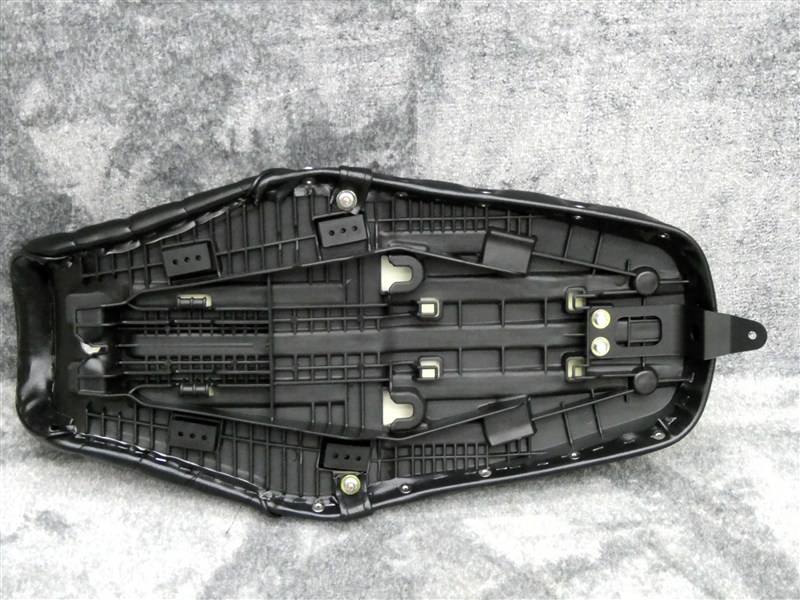 楽天市場】GB350 鋲打ち 黒皮 変形 タックロールシート / GB350