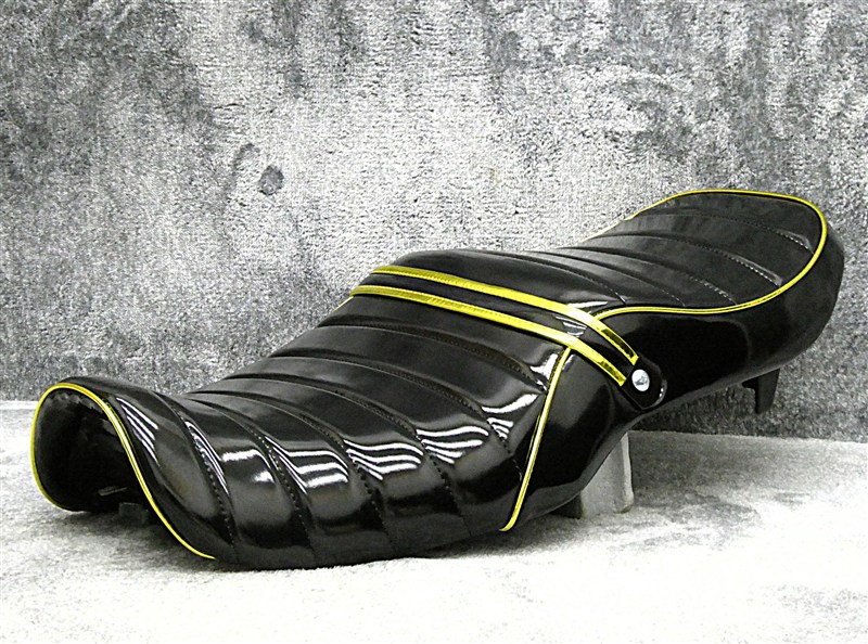 楽天市場】バリオス 1型 黒金エナメル タックロールシート : カスタム