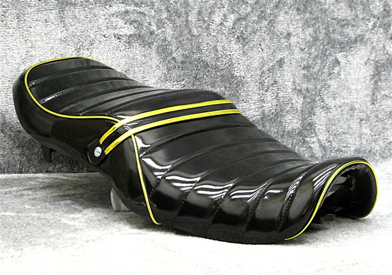 楽天市場】バリオス 1型 黒金エナメル タックロールシート : カスタム