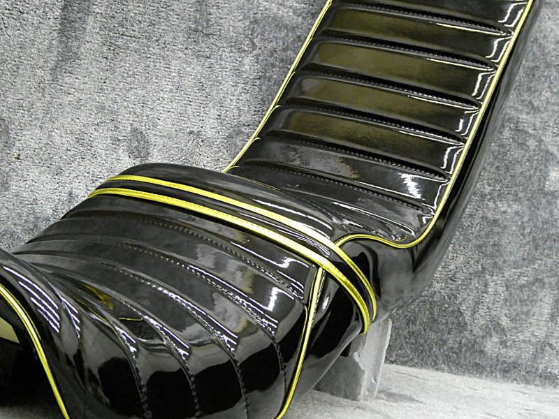 楽天市場】NC31 黒金エナ 三段シート / CB400SF NC31前期 3段