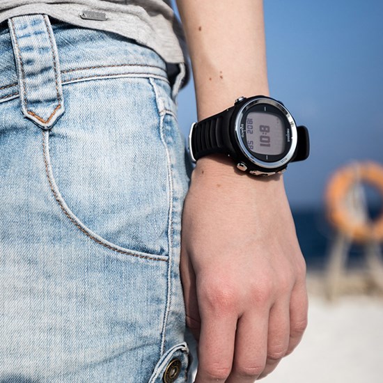 楽天市場】完売 SUUNTO スント D4F ダイブコンピューター 【日本正規品
