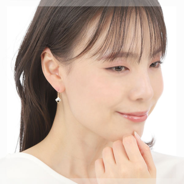 楽天市場】ホワイトシェル フック ピアス 白蝶貝 スクエア K18YG 18金