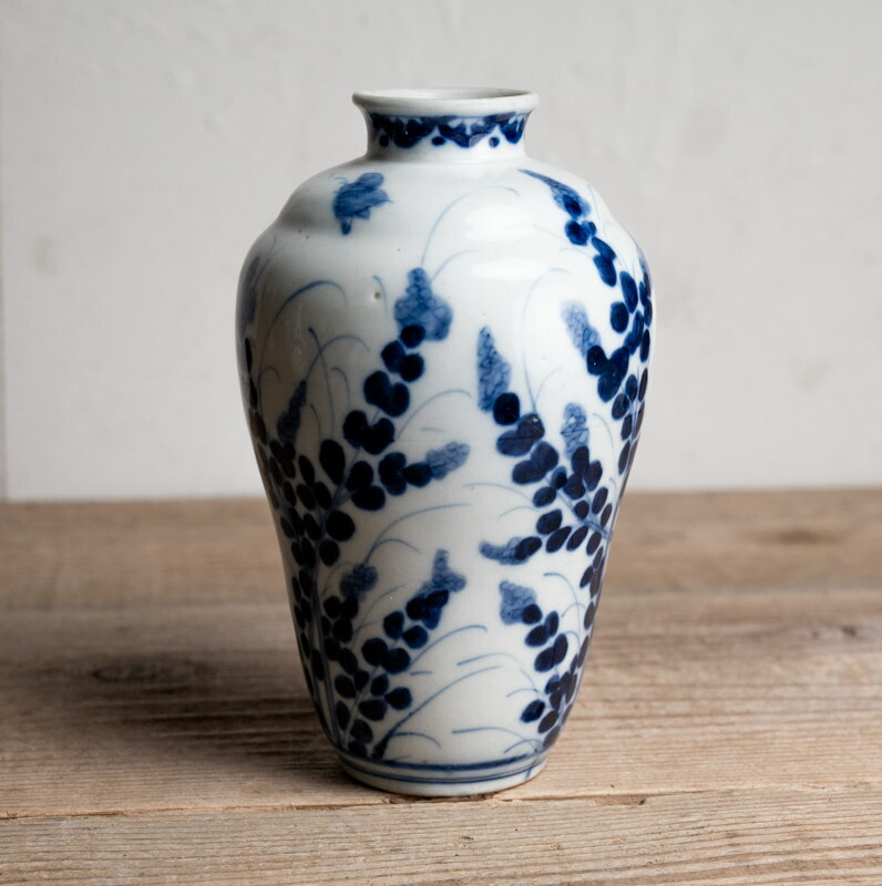 楽天市場】骨董○伊万里染付花蝶文花瓶○ | 明治時代-19世紀頃 | 肥前