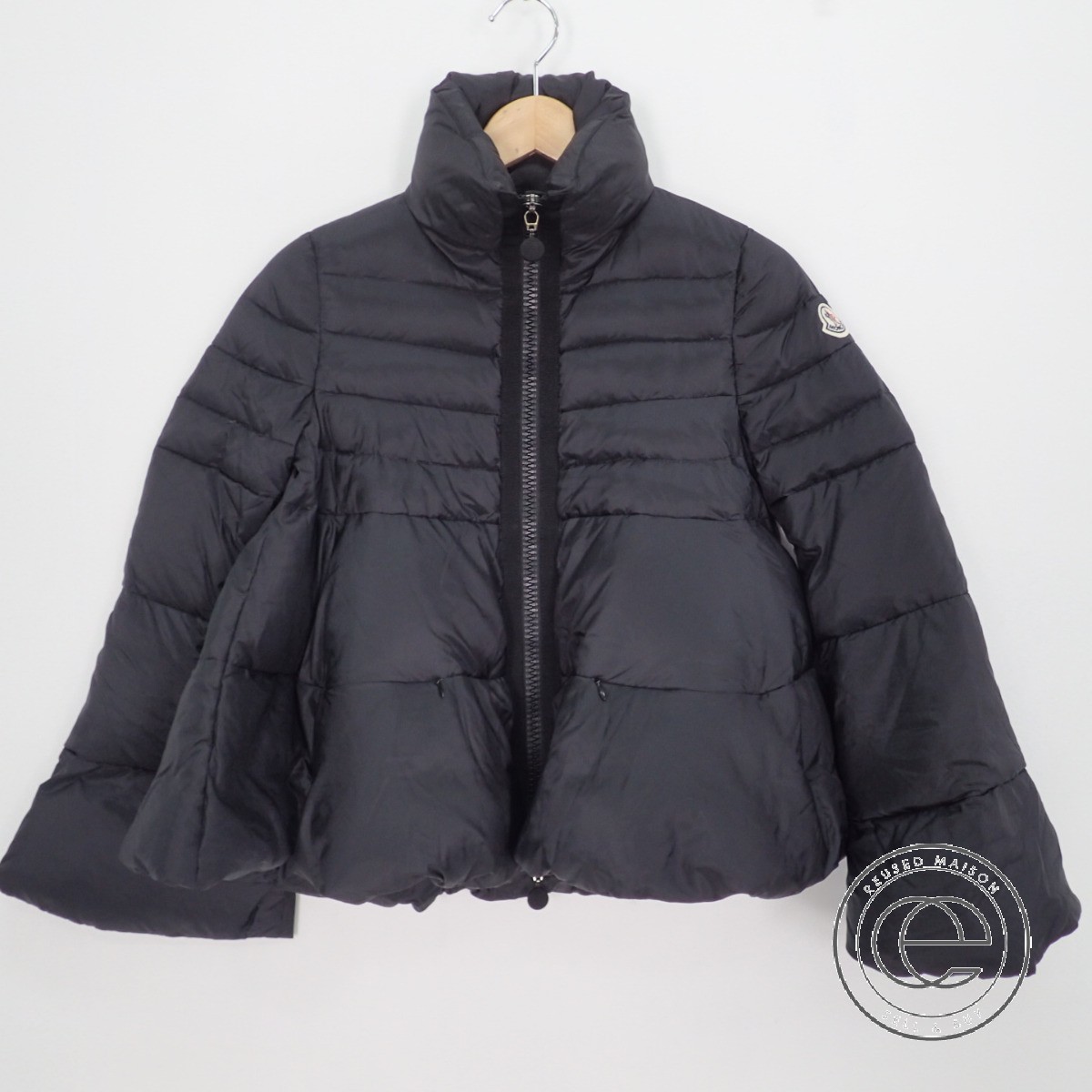 楽天市場】MONCLERモンクレール×sacai MONCLER S MITSUKO スタンド