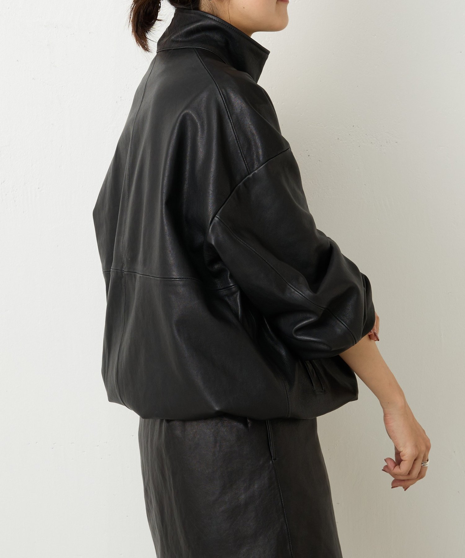 BEARDSLEY｜《15 quinze》ラムレザーハーフジッププルオーバー