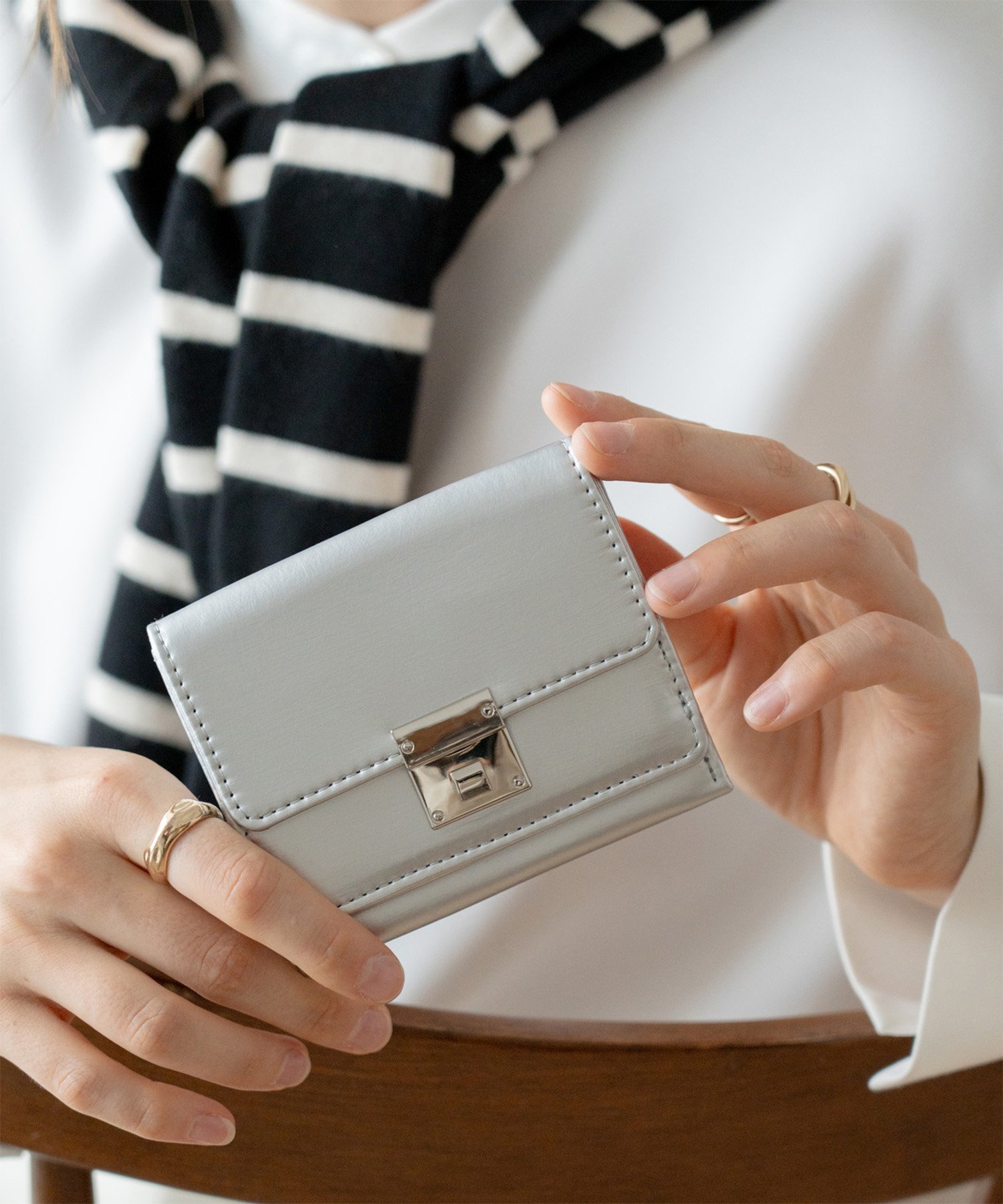 DEVICE｜Rename グロッシー 3つ折り財布 ミニウォレット シルバー