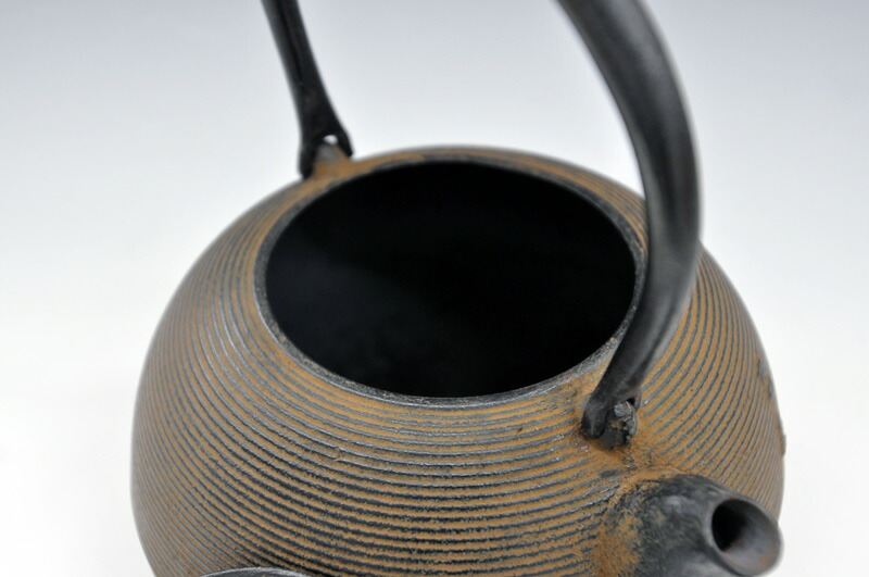 楽天市場】【送料無料】 南部鉄瓶【別製 丸型 糸目】0.9リットル