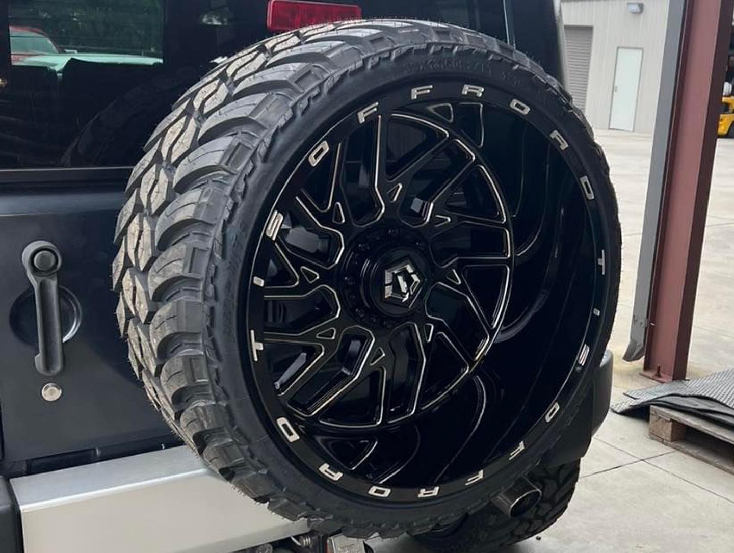 楽天市場】TIS OFFROAD 544BM グロスブラックミルド 22インチアルミ