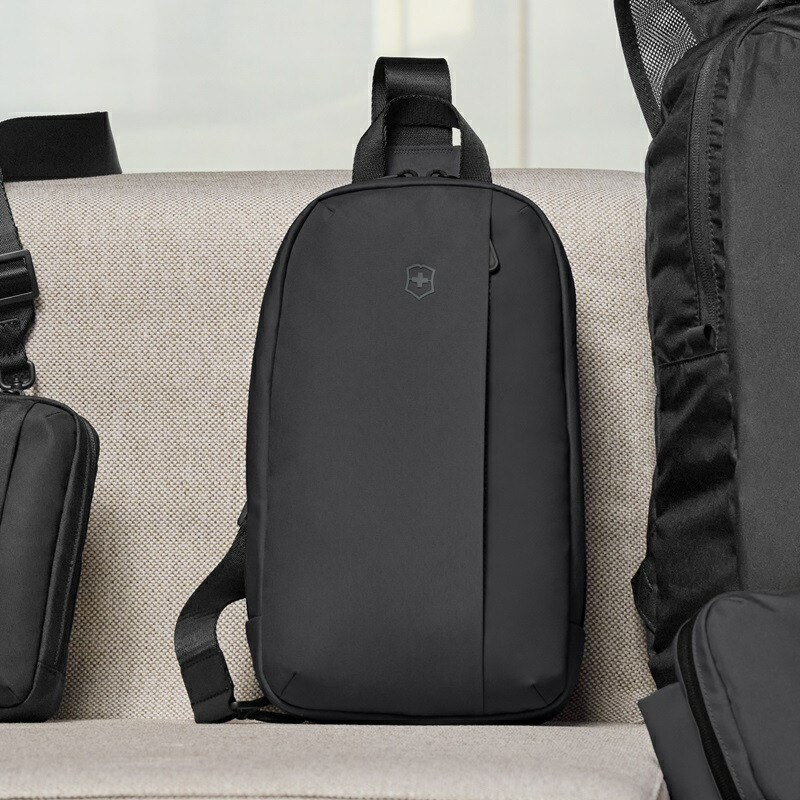 楽天市場】ビクトリノックス VICTORINOX 公式 スリングバッグ ブラック