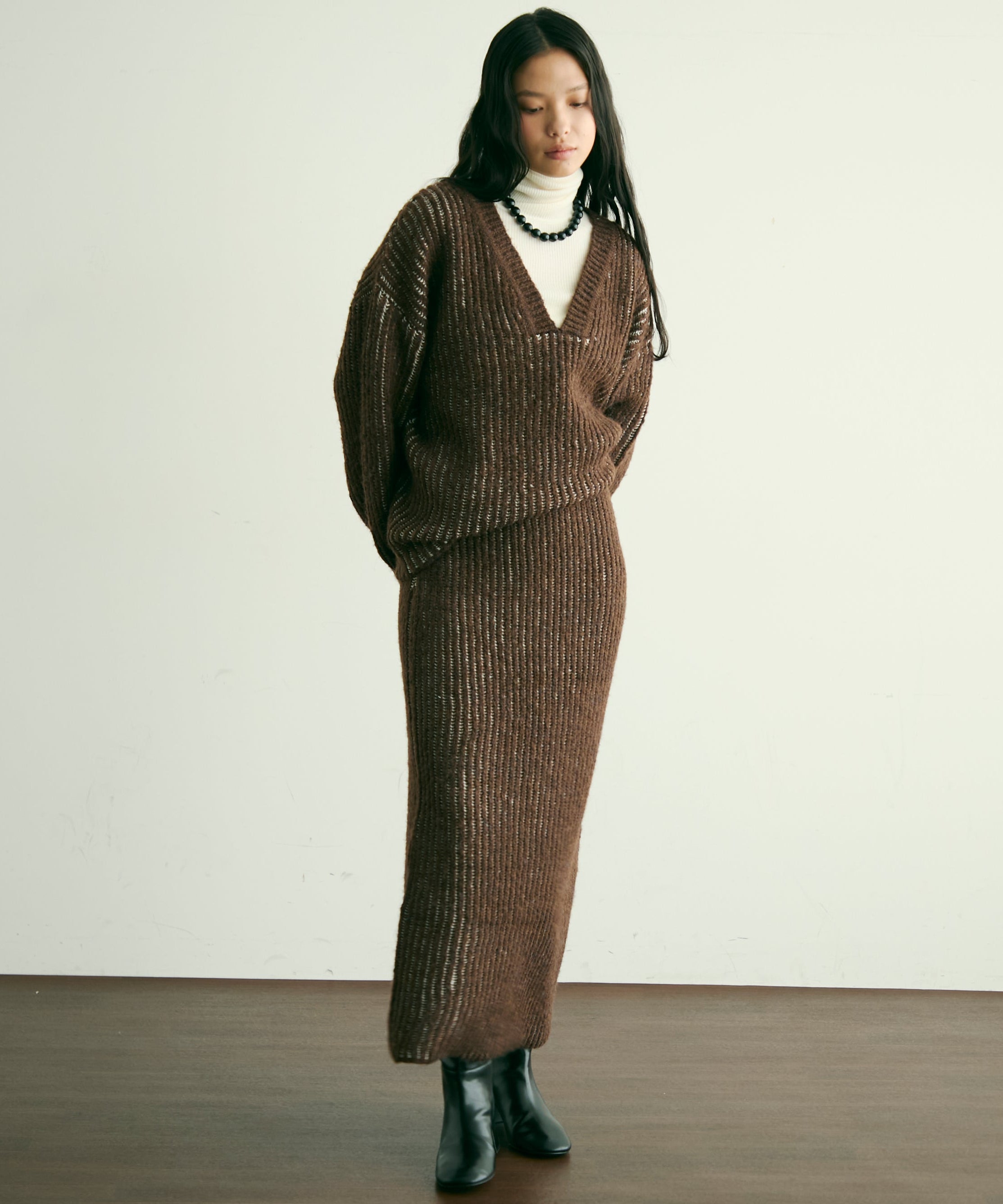 両畦ストライプアルパカタッチ深Vニット | Trish