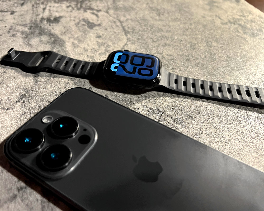 Apple Watch Series 10】NOMADとMinZのバンドに装着