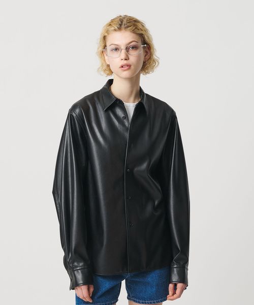 H＞レザーライク シャツ