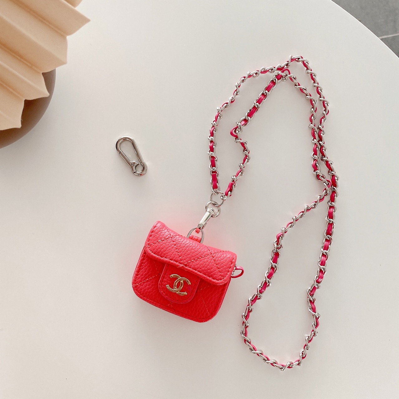 シャネル AirPods 3ケース チェーンストラップ付き Chanel AirPods Pro