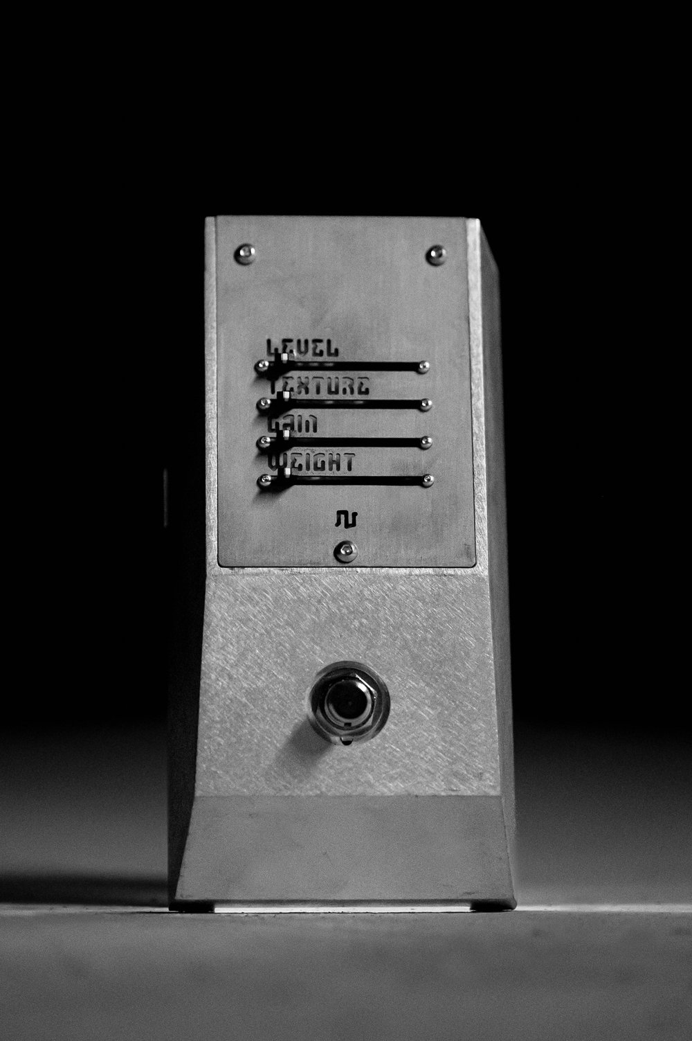 異形のオクターヴ・ファズ。0xEAE Fuzzサウンドレビュー&技術解説