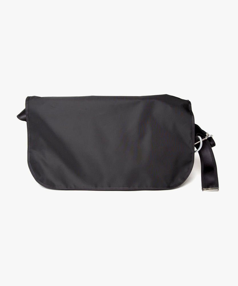 MESSENGER BAG BY LORINZA｜UNDECORATED(アンデコレイテッド)公式通販