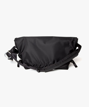 MESSENGER BAG BY LORINZA｜UNDECORATED(アンデコレイテッド)公式通販