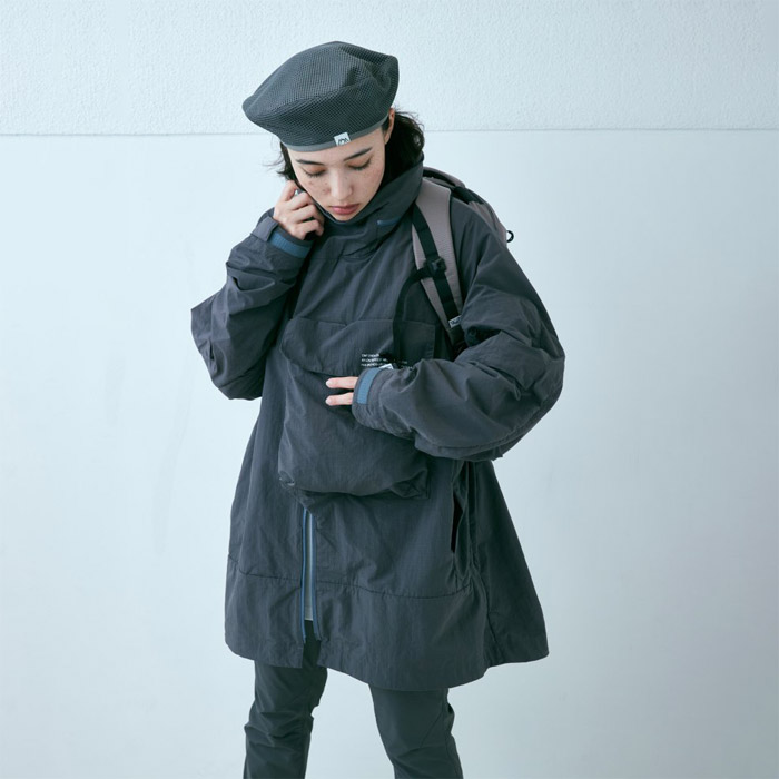 コムフィーアウトドアガーメント CMF2301-J11C CMF OVER PONCHO