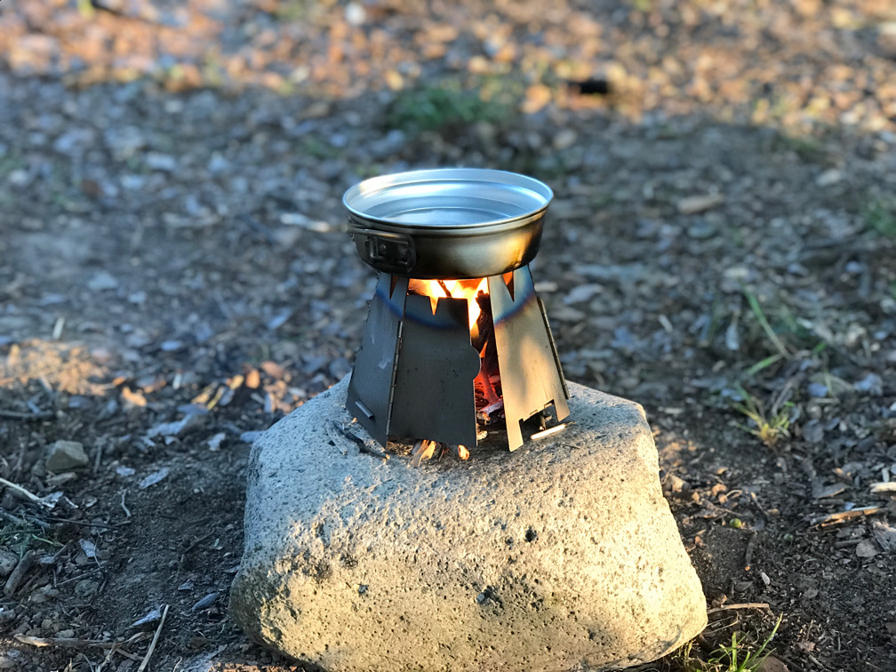 1年間使い倒したバーゴのチタニウムヘキサゴンウッドストーブを