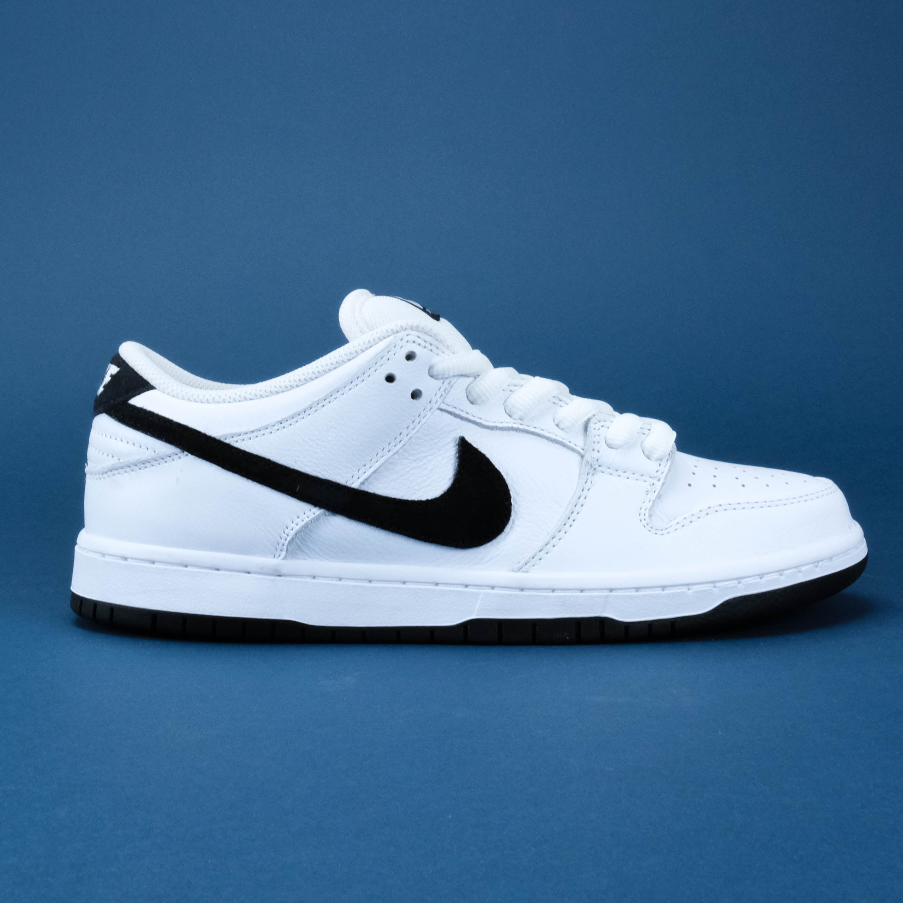 Nike SB Dunk Low Pro - White/Black — Val Surf