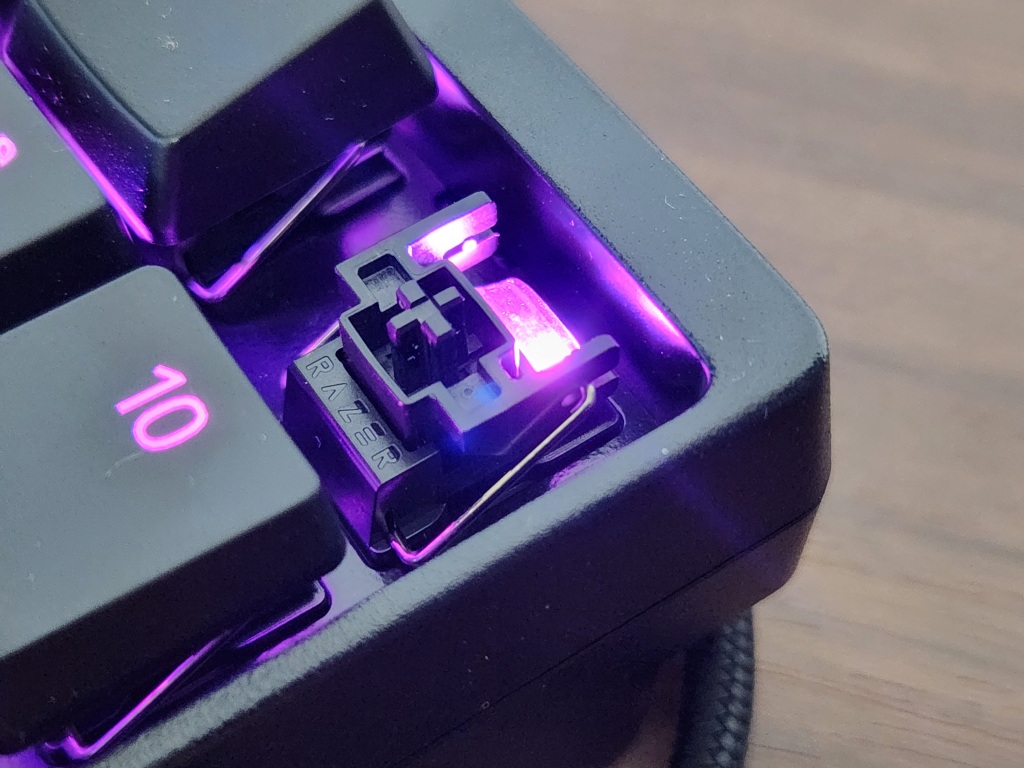 Razer Tartarus Proレビュー！左手デバイスとしての実力は？ V2との