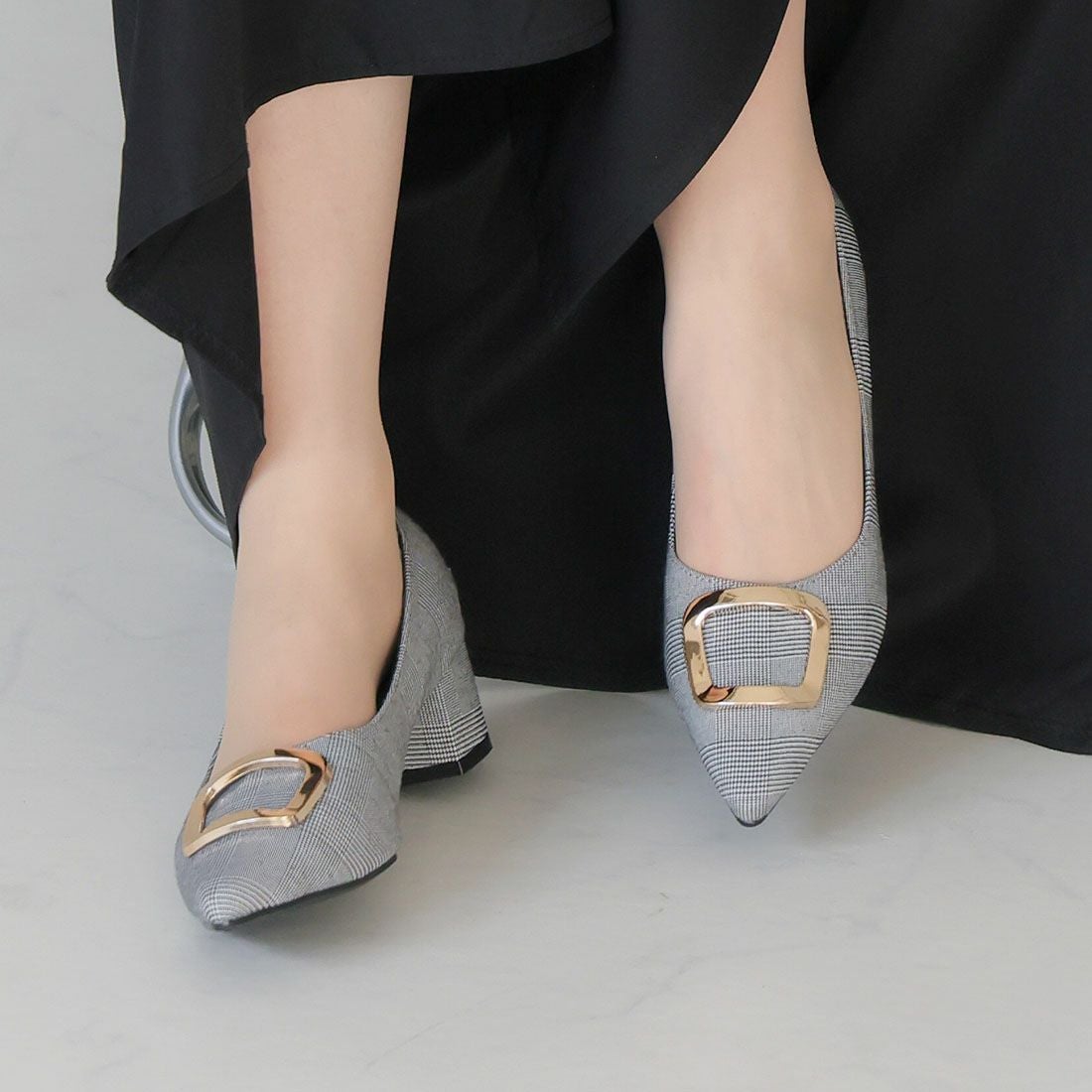 2026年春新色追加】ポインテッドトゥゴールドモチーフパンプス ｜靴