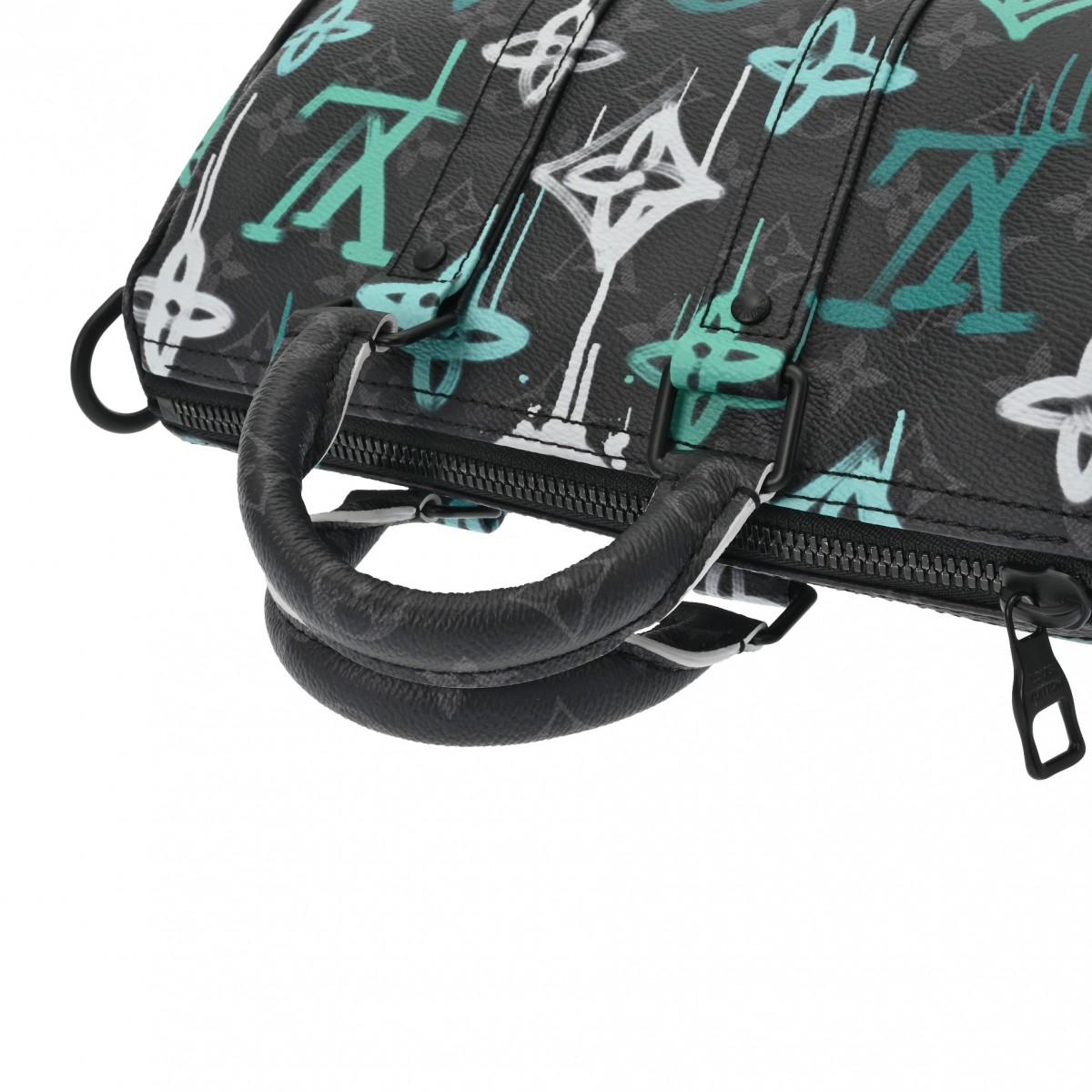 ルイ ヴィトン モノグラムエクリプスグラフィティヴェール キーポル