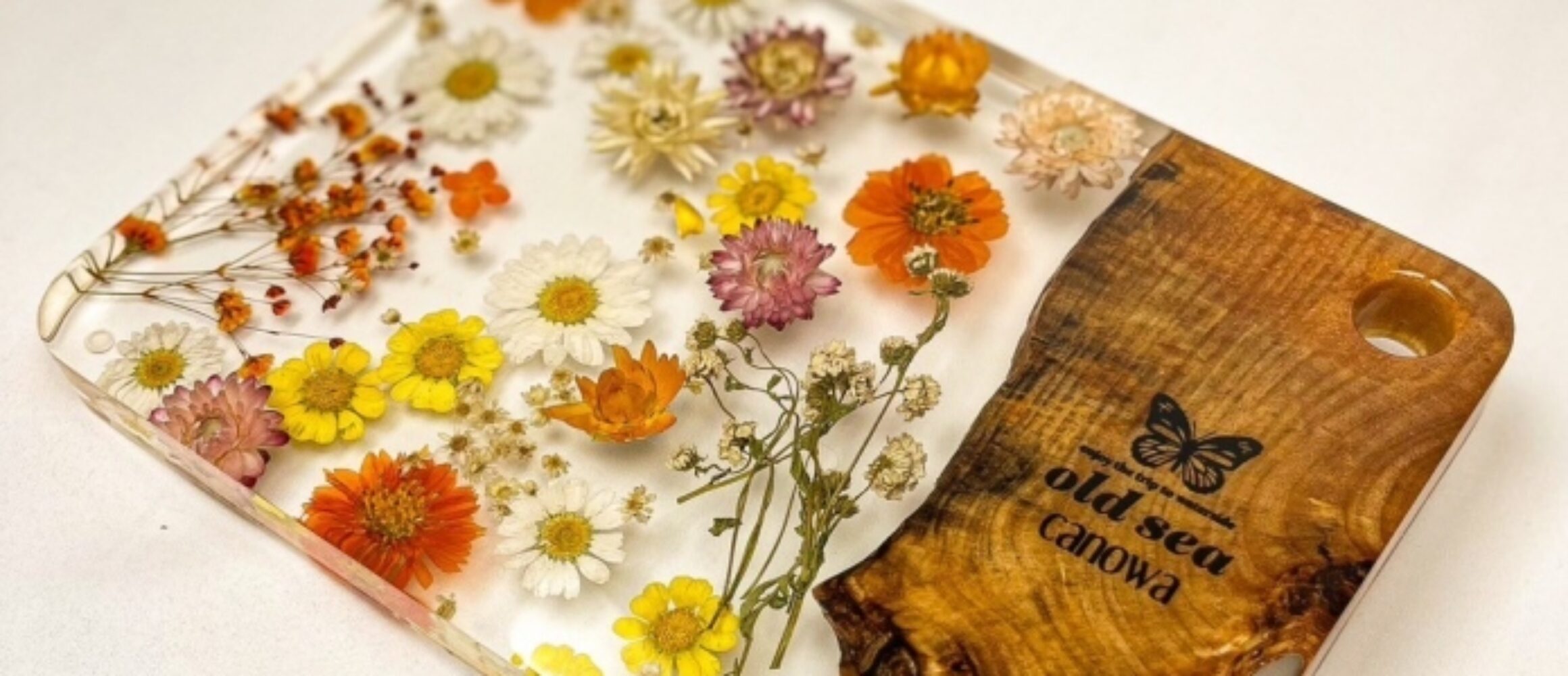 レジンと花のアートピース。old sea × canowaの特別なカッティング