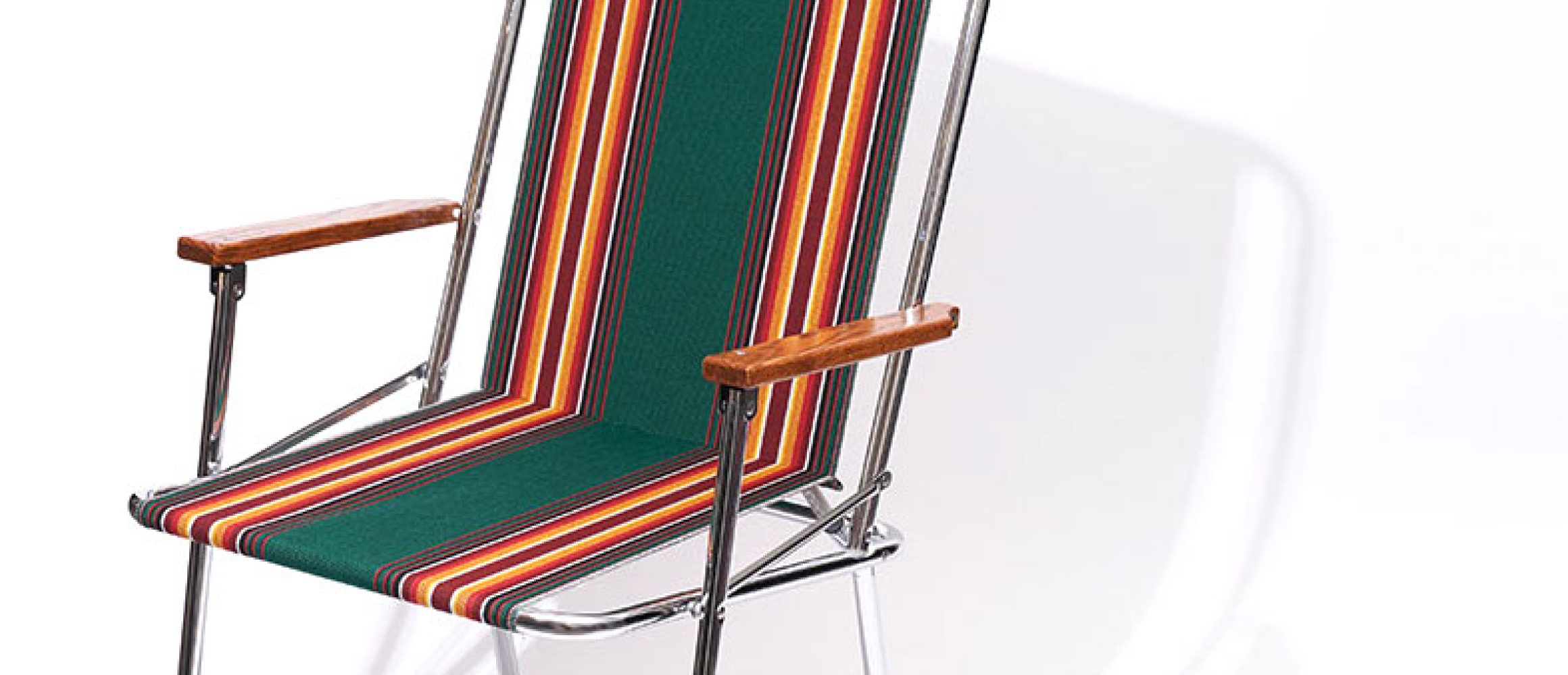 アメリカで親しまれる、ヴィンテージ感満点の折り畳みチェアが日本上陸