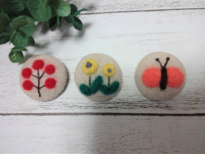 羊毛刺繍で♪くるみボタンの作り方 | WEBOO[ウィーブー] 暮らしをつくる