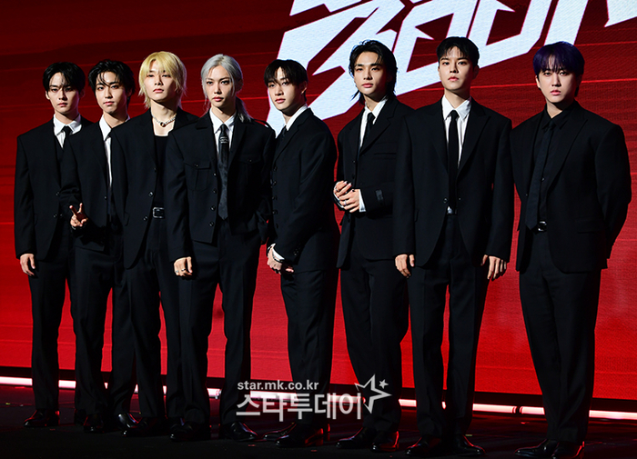グループStray Kidsが全員再契約の感想を明らかにした。Stray Kids