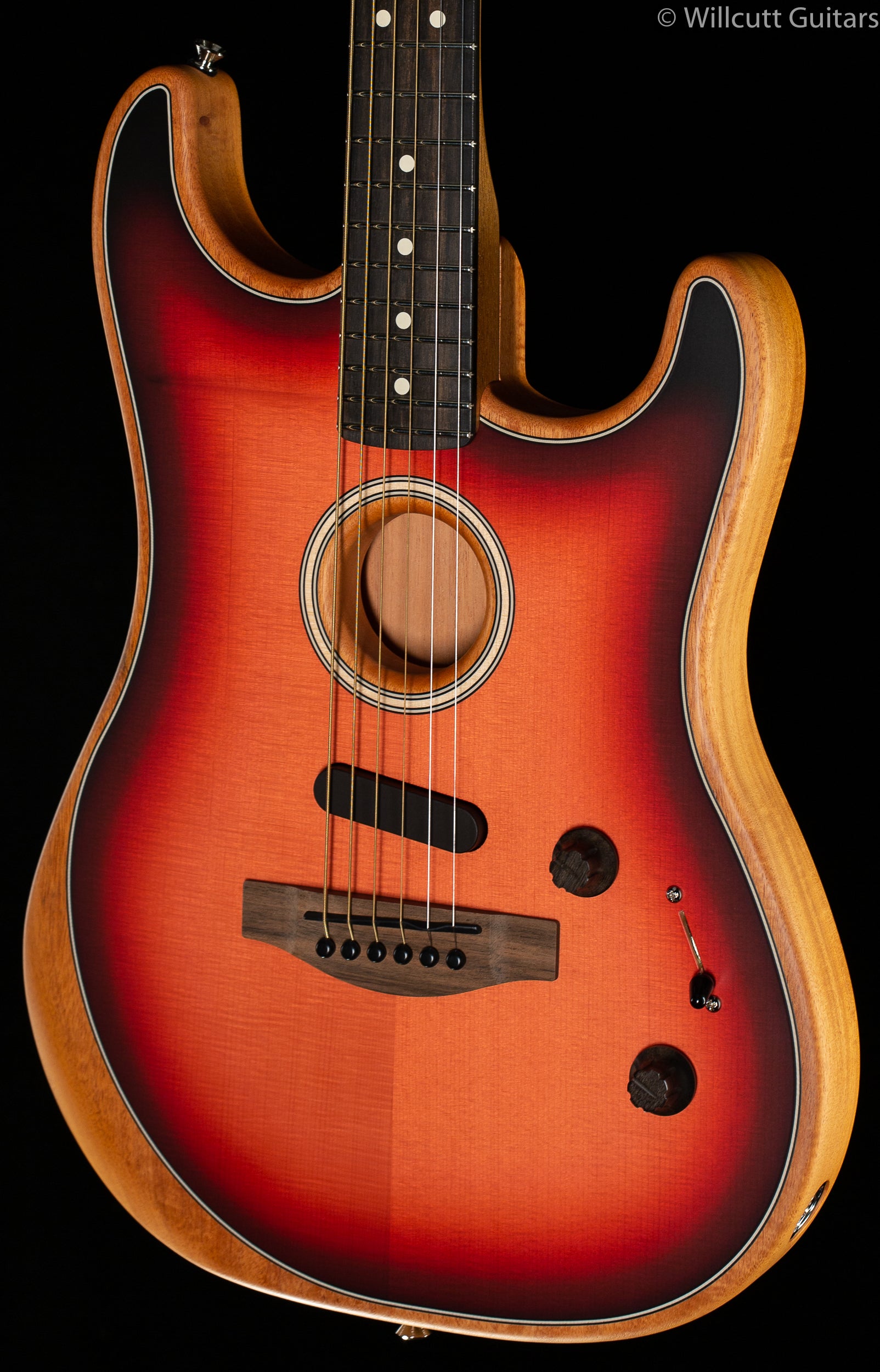 Fender American Acoustasonic Stratocaster 3-Tone Sunburst (658